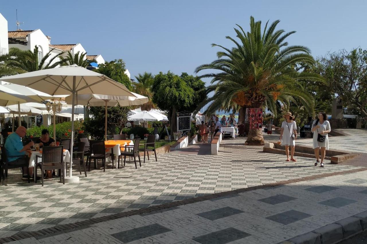 Nerja Gaviota Holidays Piscina Y Playa Exterior foto